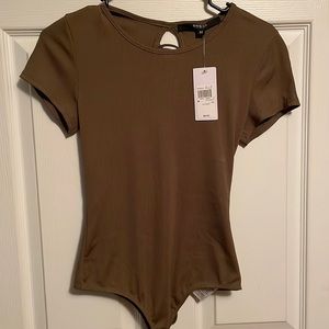 Guess short sleeve open back bodysuit size Medium